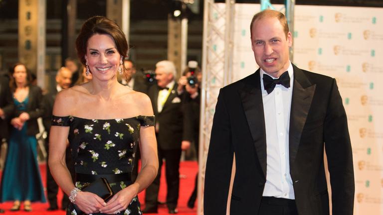 "ZDFzeit: Glamour, Macht und große Gefühle - Europas Königshäuser im Vergleich": Die britische Herzogin Catherine und ihr Ehemann Prinz William gehen über den roten Teppich.