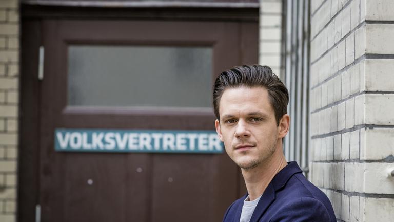 "Volksvertreter": Gastgeber Jo Schück in Nahaufnahme.