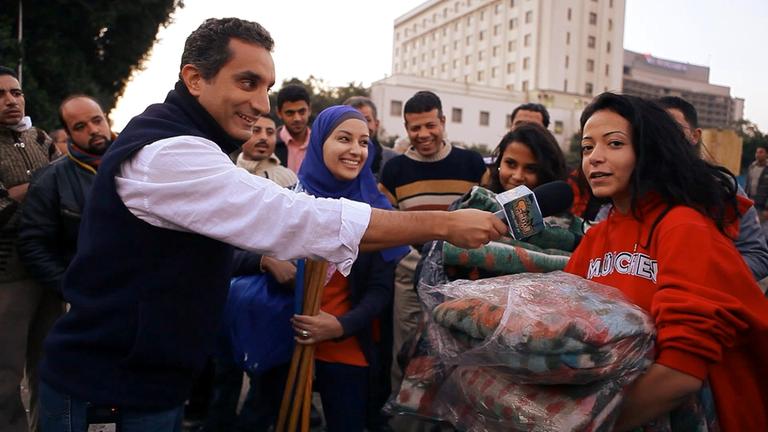 "Tickling Giants - Humor als Waffe": Bassem Youssef im Interview mit Anhängern des "Frühlings der Freiheit"