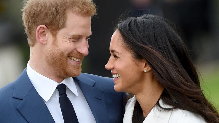 "ZDFzeit: Harry und Meghan - Hochzeit bei den Windsors": Prinz Harry und Meghan Markle in Nahaufnahme. Sie strahlen sich an.