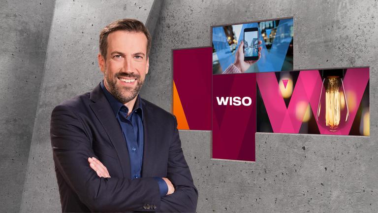"WISO": Marcus Niehaves steht in der neuen Studiokulisse.