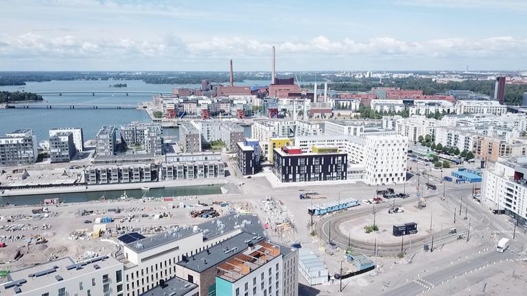 "plan b: Smart Cities - Nachhaltig leben in der Stadt": Eine Luftaufnahme des Stadtteils Kalasatama (Helsinki).