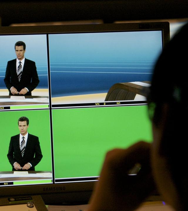 Virtuelles Nachrichtenstudio: Monitor in der Regie