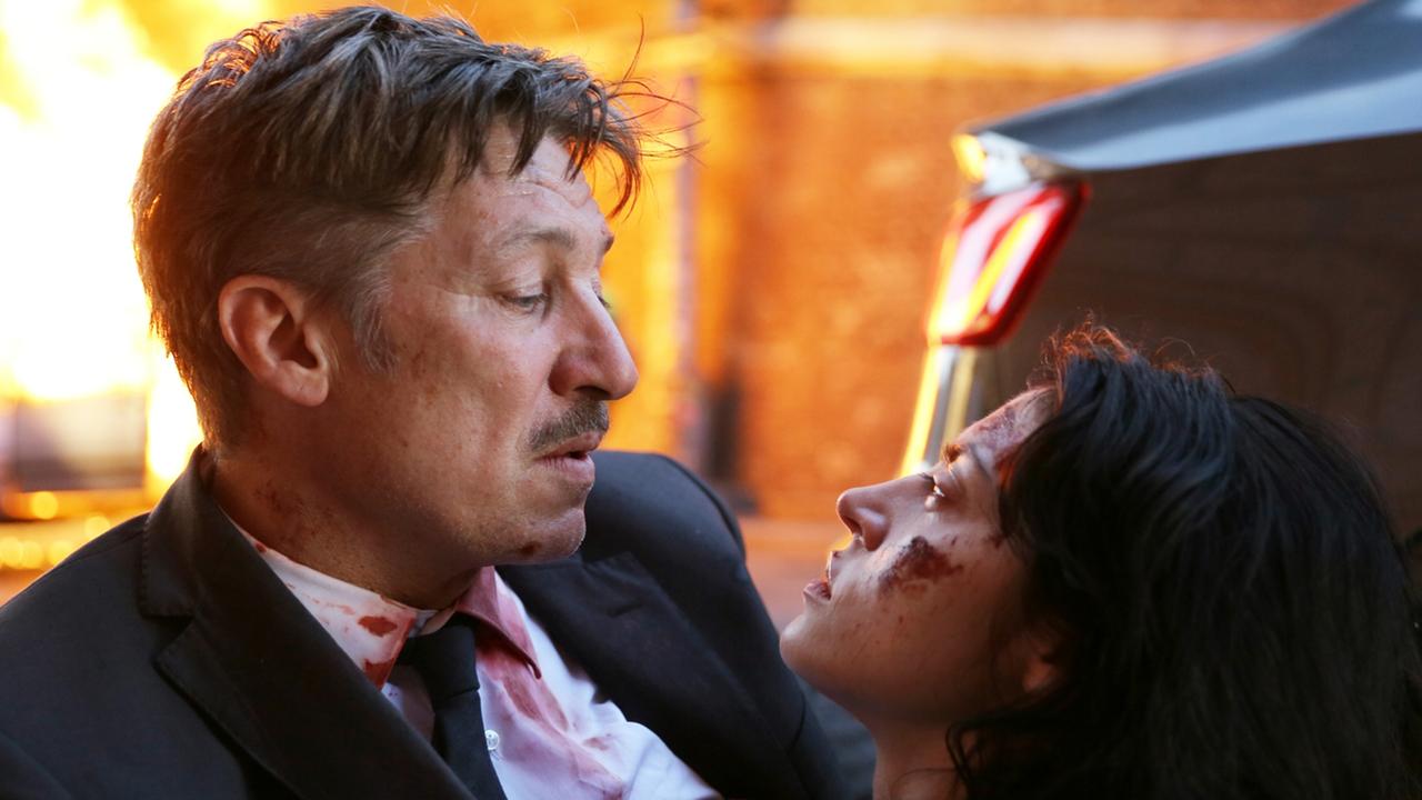 "Die Hölle": Christian Steiner (Tobias Moretti), Özge Dogruol (Violetta Schurawlow)