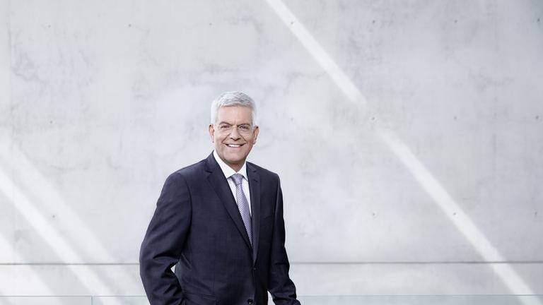 Dr. Thomas Bellut