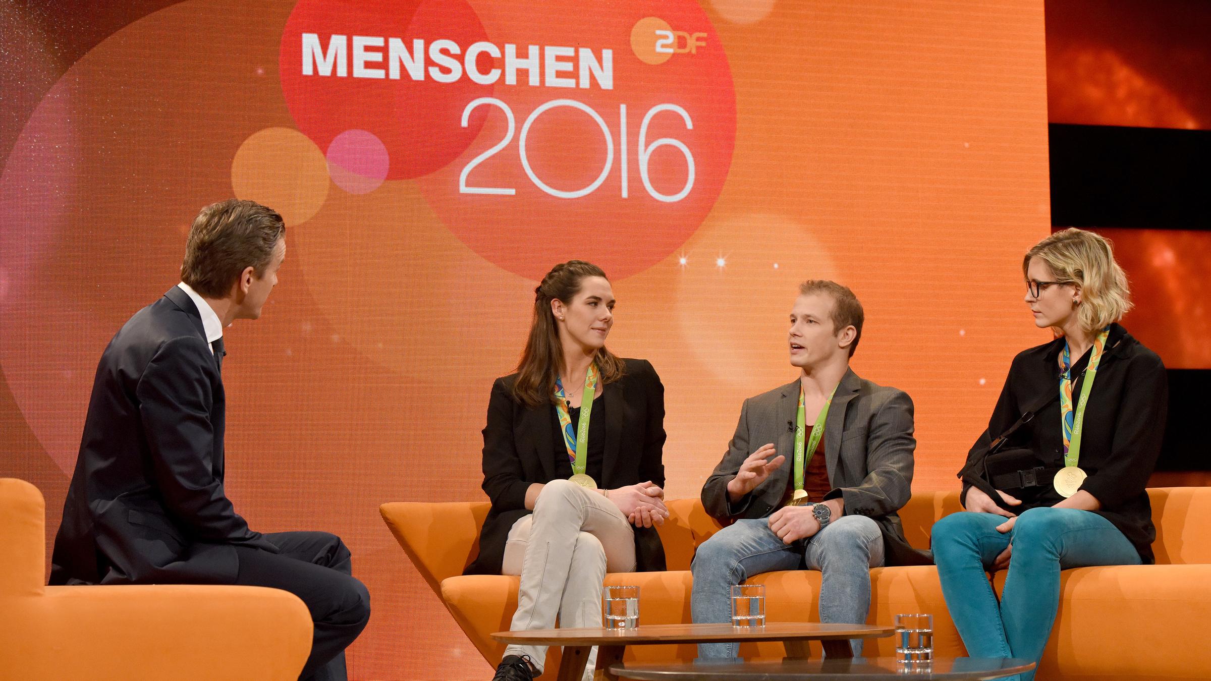 "Menschen 2016": Markus Lanz, Kira Walkenhorst, Fabian Hambüchen und Laura Ludwig unterhalten sich.