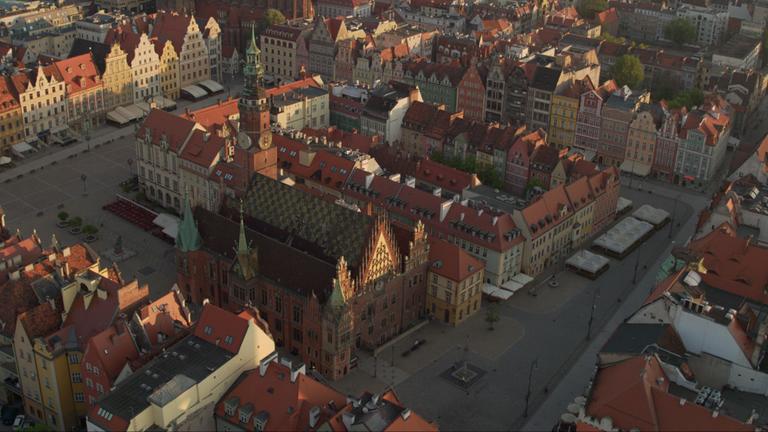 "Die Deutschen und die Polen, Frieden und Krieg, Nachbarn für 1000 Jahre" - Luftaufnahme von Breslau