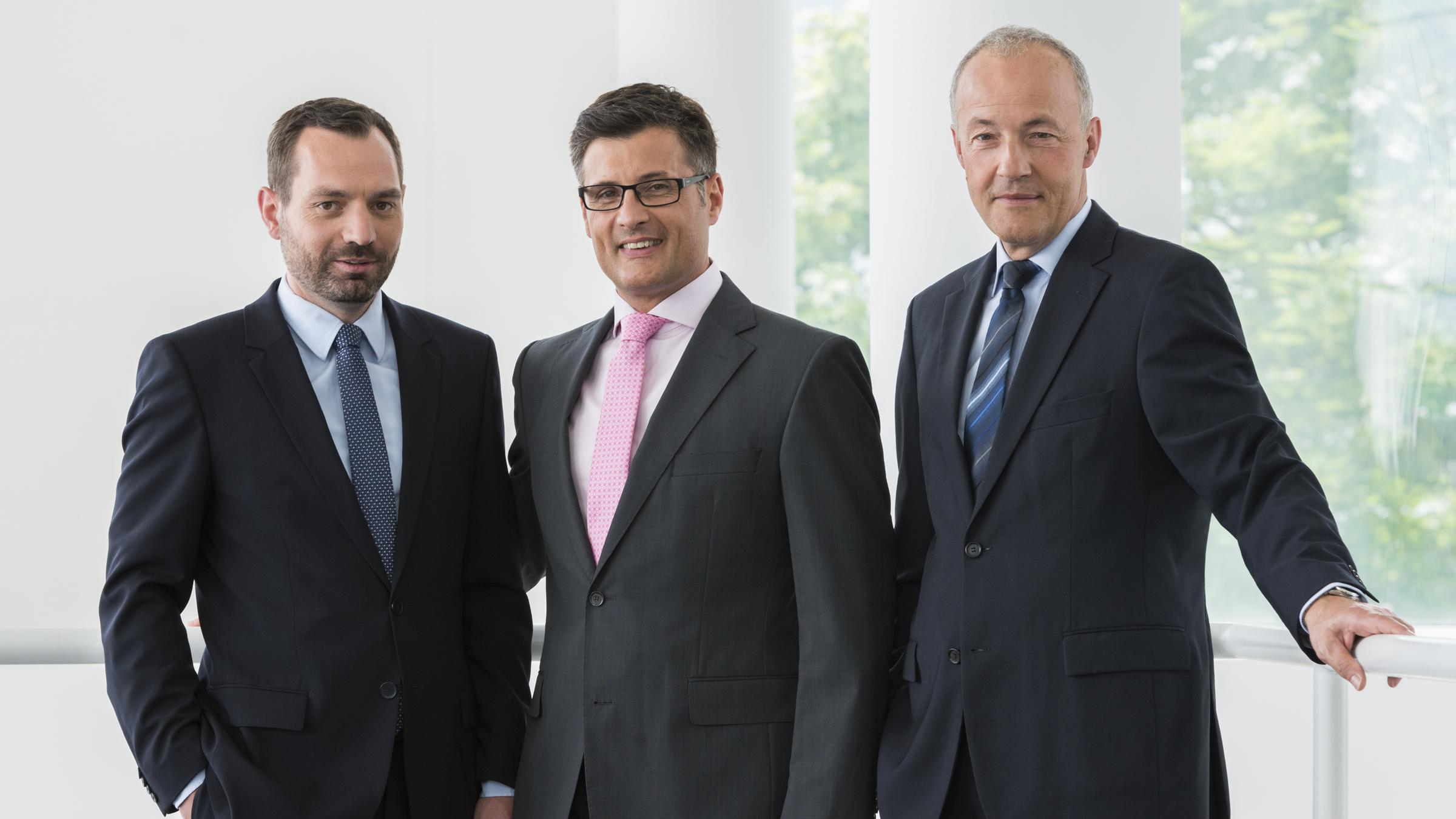"Deutscher Zukunftspreis 2016": Nebeneinander stehend die Nominierten Dipl.-Ing. Manuel Michel, Dr.-Ing. Patrick Izquierdo und Dipl.-Ing. (FH) Bernd Zapf.