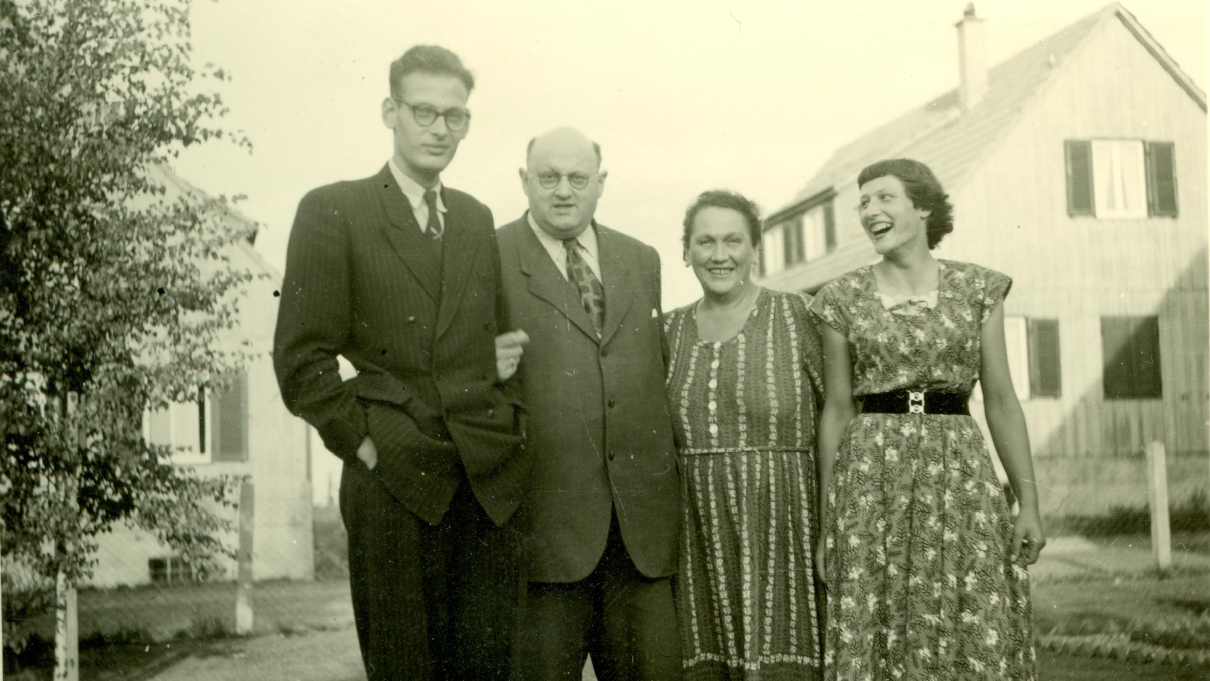 "Landgericht - Die Dokumentation": Vater und Mutter Michaelis umrahmt von ihren erwachsenen Kindern.