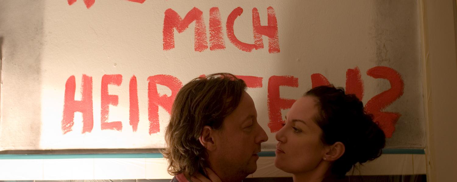 Aneinander vorbei oder die Annäherung bis-dass-der-tod-102~1500x600?