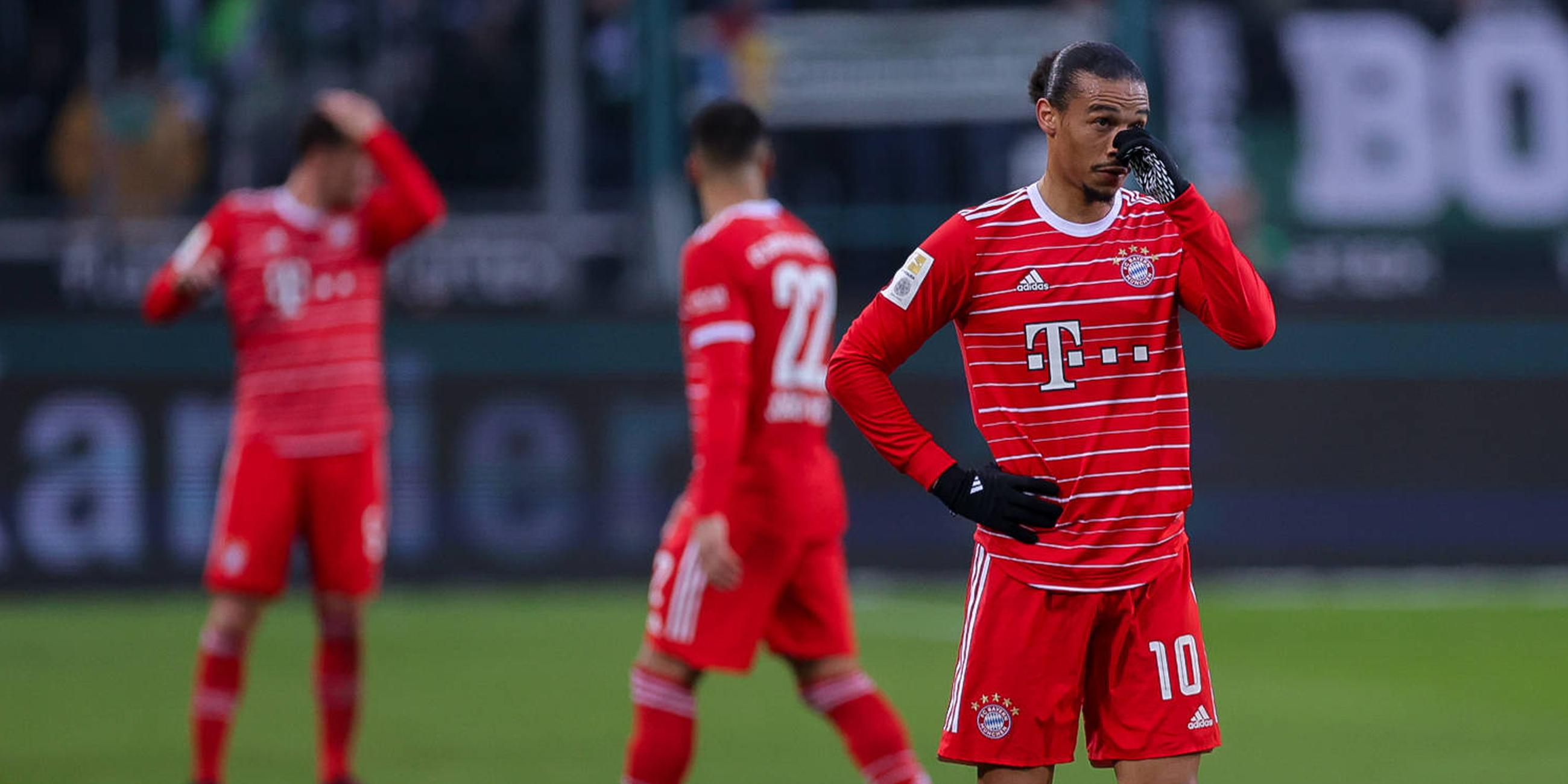 18.02.2023, Möchengladbach: Leroy Sane (Bayern München) enttäuscht nach dem Spiel gegen Borussia Mönchengladbach