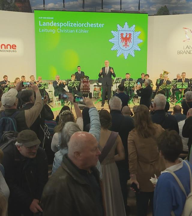 Auf dem Bild sieht man Herrn Dietmar Woidke bie Wahlveranstaltung.