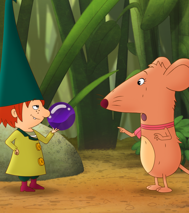 Nisse zeigt der Maus Hilda eine lilafarbene Zauberkugel.