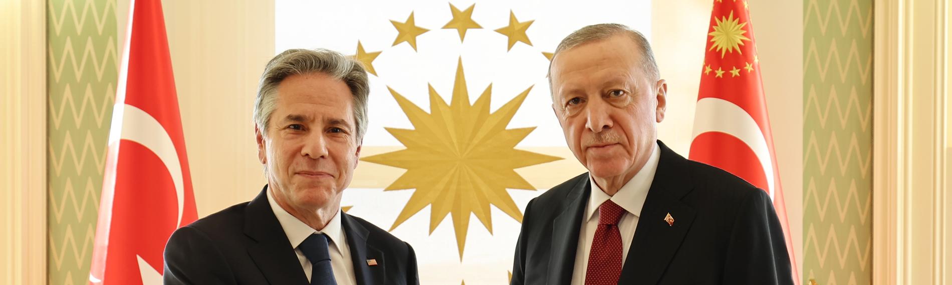 Blinken und Erdogan reichen sich die Hand