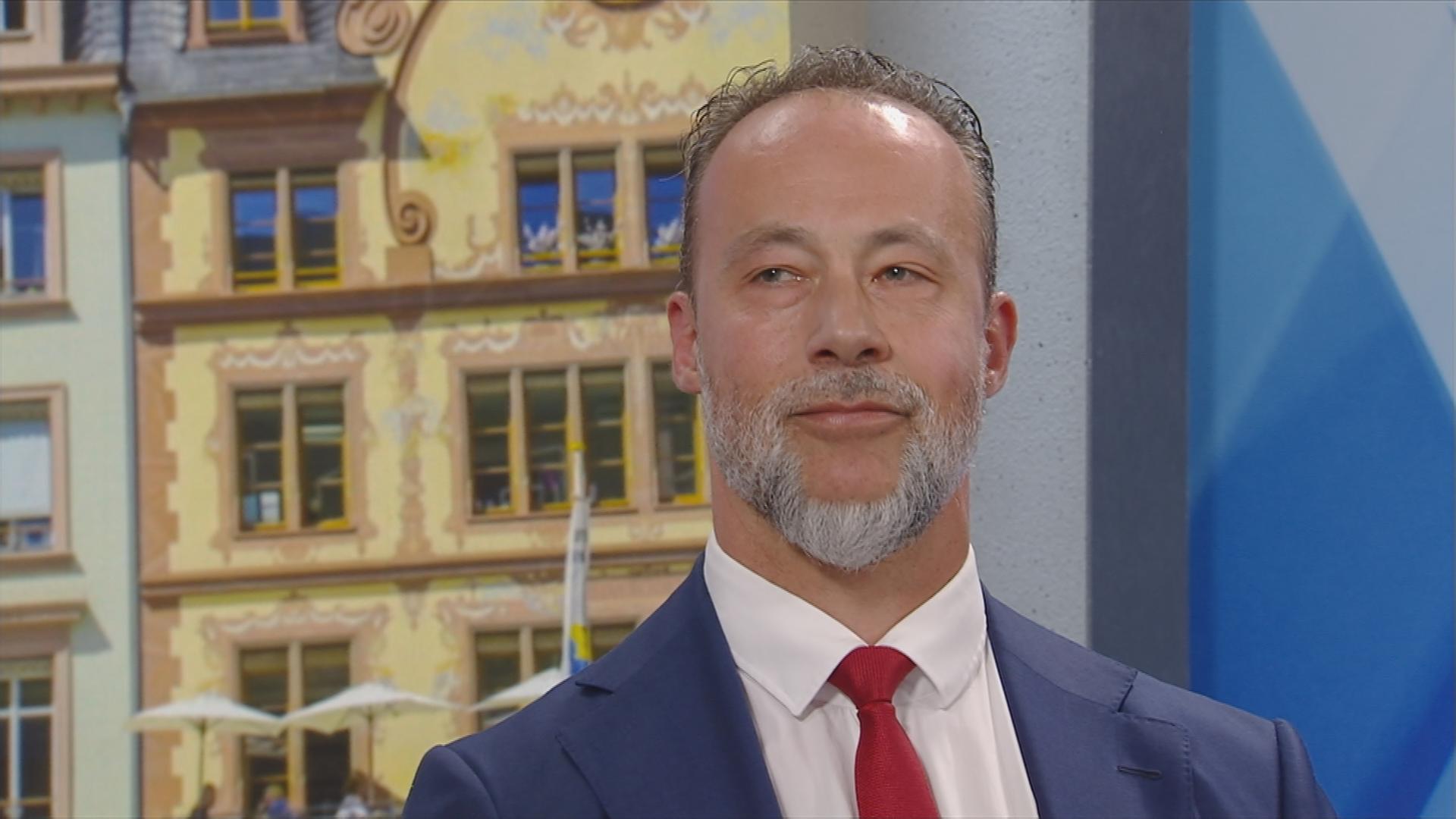 Jan Bollinger von der AfD mit einer Reaktion zur Landtagswahl in Rheinland-Pfalz.