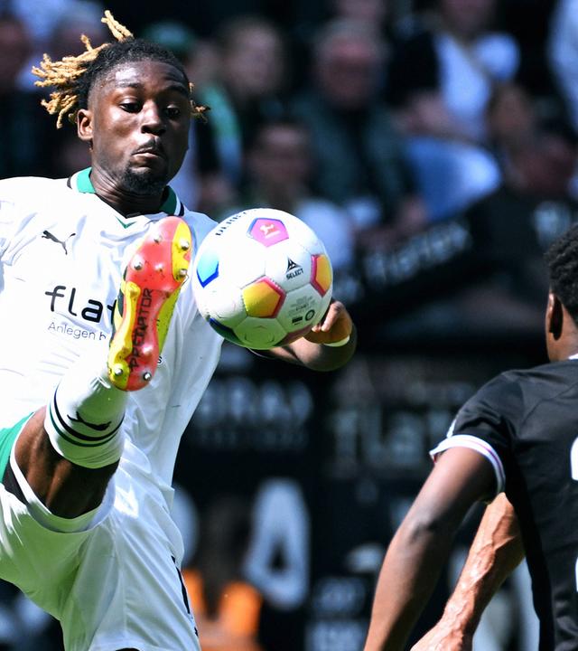 Manu Kone (Borussia Mönchengladbach) in Aktion.