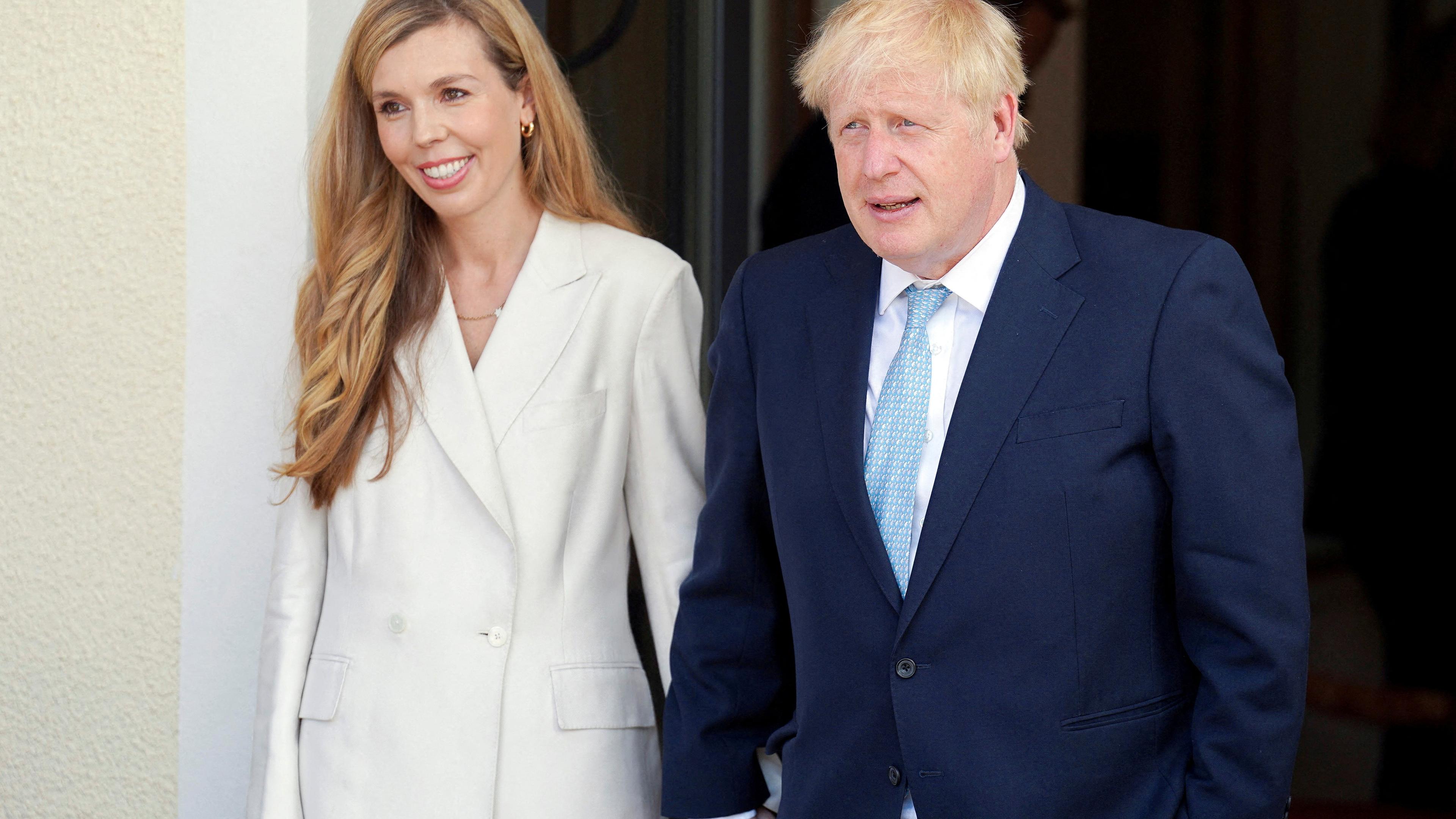 Boris Johnson (l.) mit Ehefrau Carrie beim Auftakt des G7-Gipfels in Elmau.