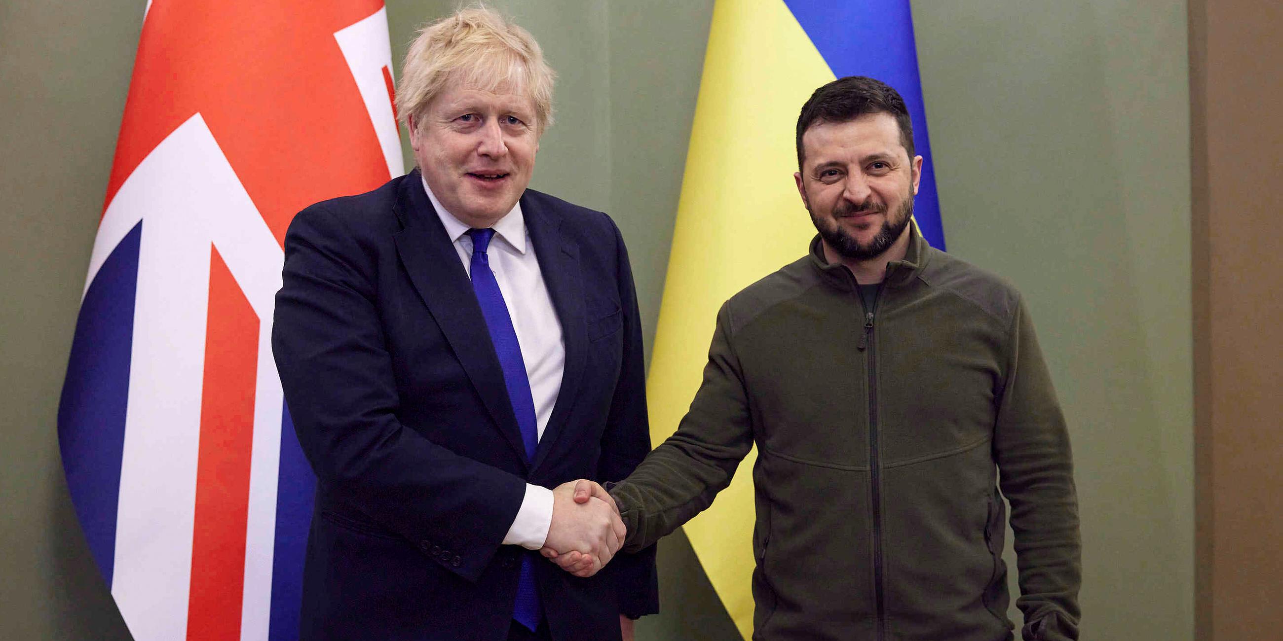 Boris Johnson und Wolodymyr Selenskyj, aufgenommen am 09.05.2022 in Kiew (Ukraine)
