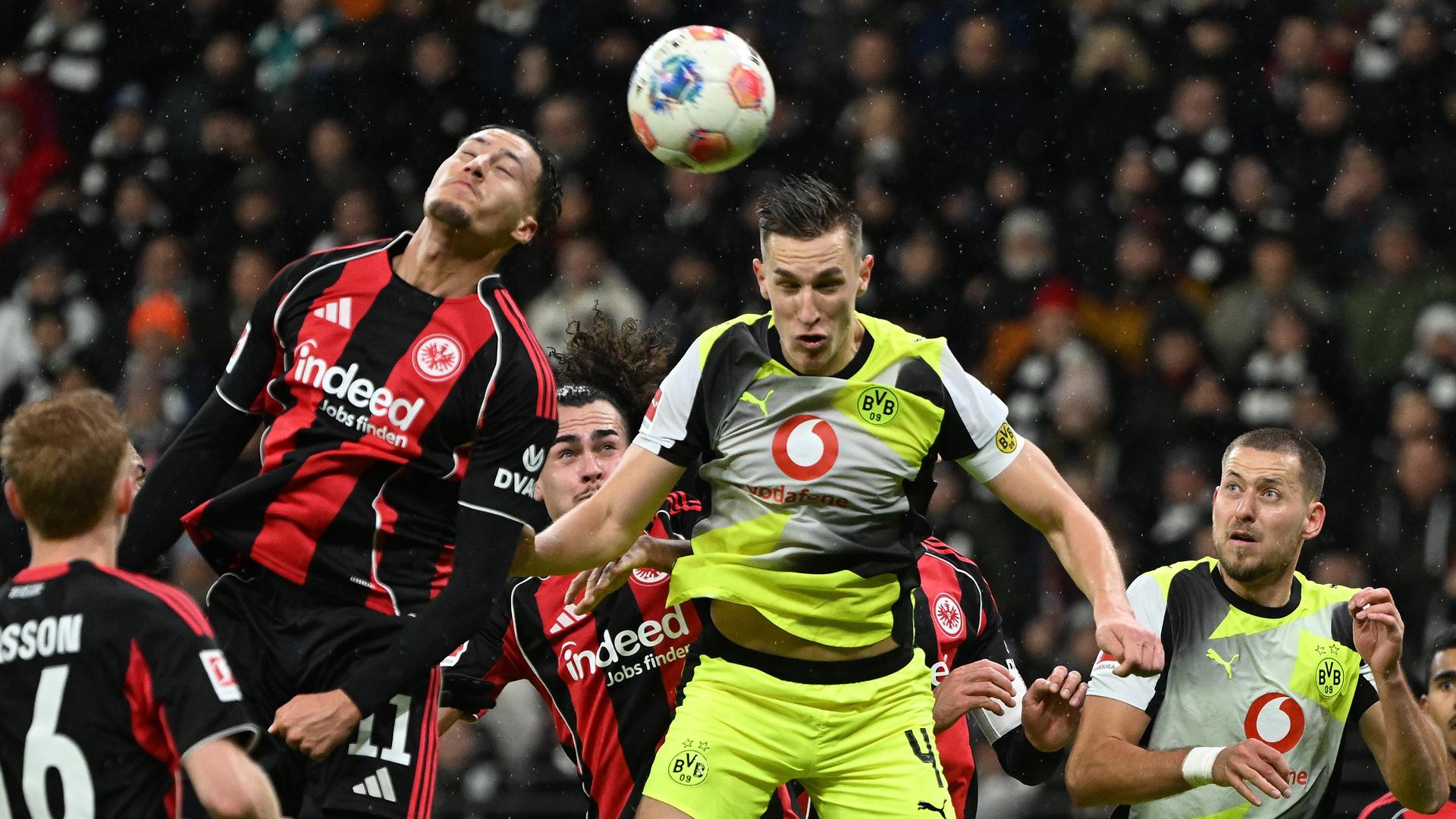 Younes Ebnoutalib und Nico Schlotterbeck am 09.01.26