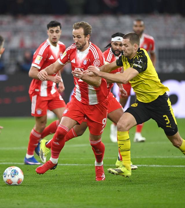 Der FC Bayern hat den Angriff von Borussia Dortmund in der Fußball-Bundesliga abgewehrt und einen riesigen Schritt hin zum Meistertitel gemacht.