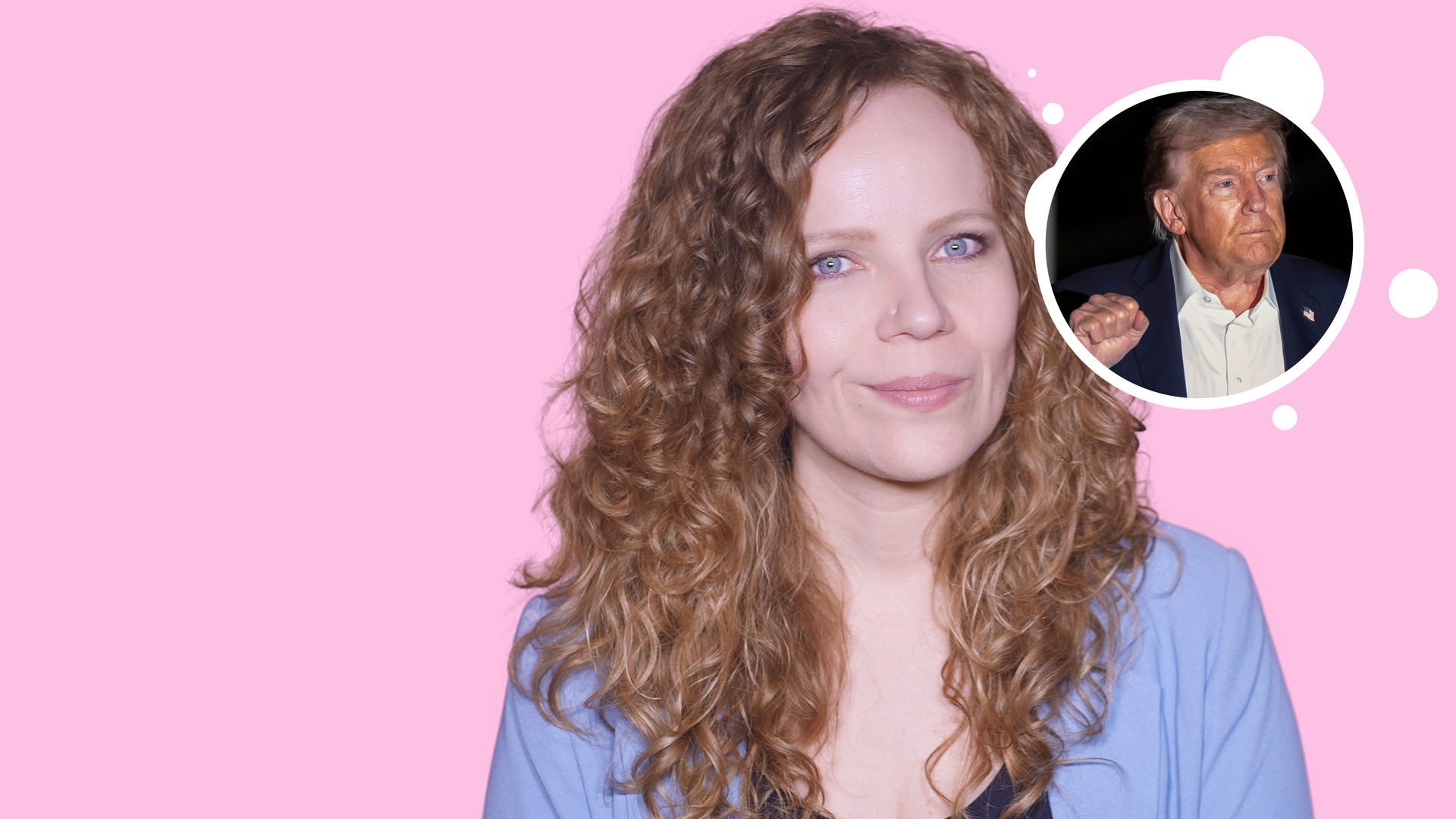 Sarah Bosetti befindet sich vor einem rosa Hintergrund. Rechts von ihr in einer Blase ist Donald Trump abgebildet.