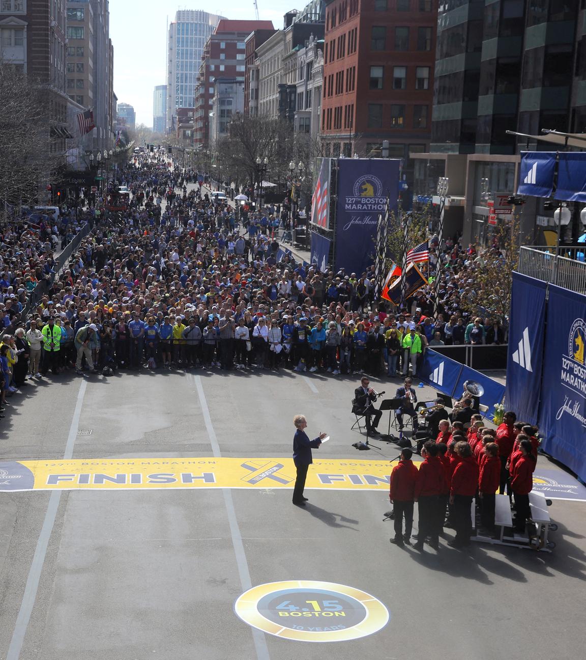 Gedenkzeremonie an der Ziellinie zum zehnjährigen Jahrestag der Bombenanschläge auf den Boston Marathon