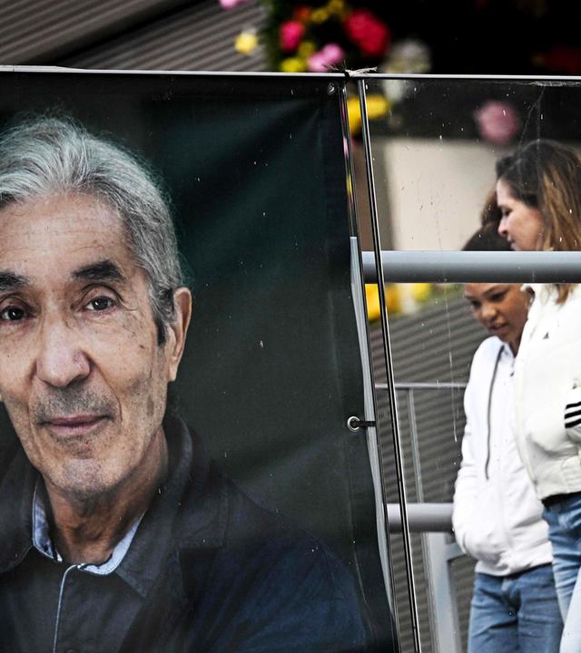 Banner mit Foto von Boualem Sansal in Paris