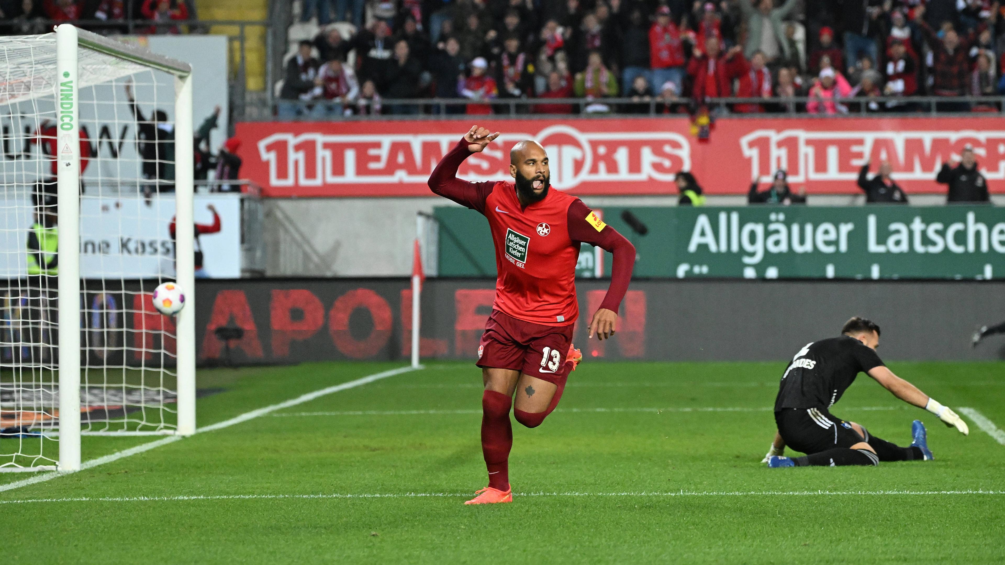 Terrence Boyd (1. FC Kaiserslautern) bejubelt im Spiel gegen HSV sein Tor zum 3:1