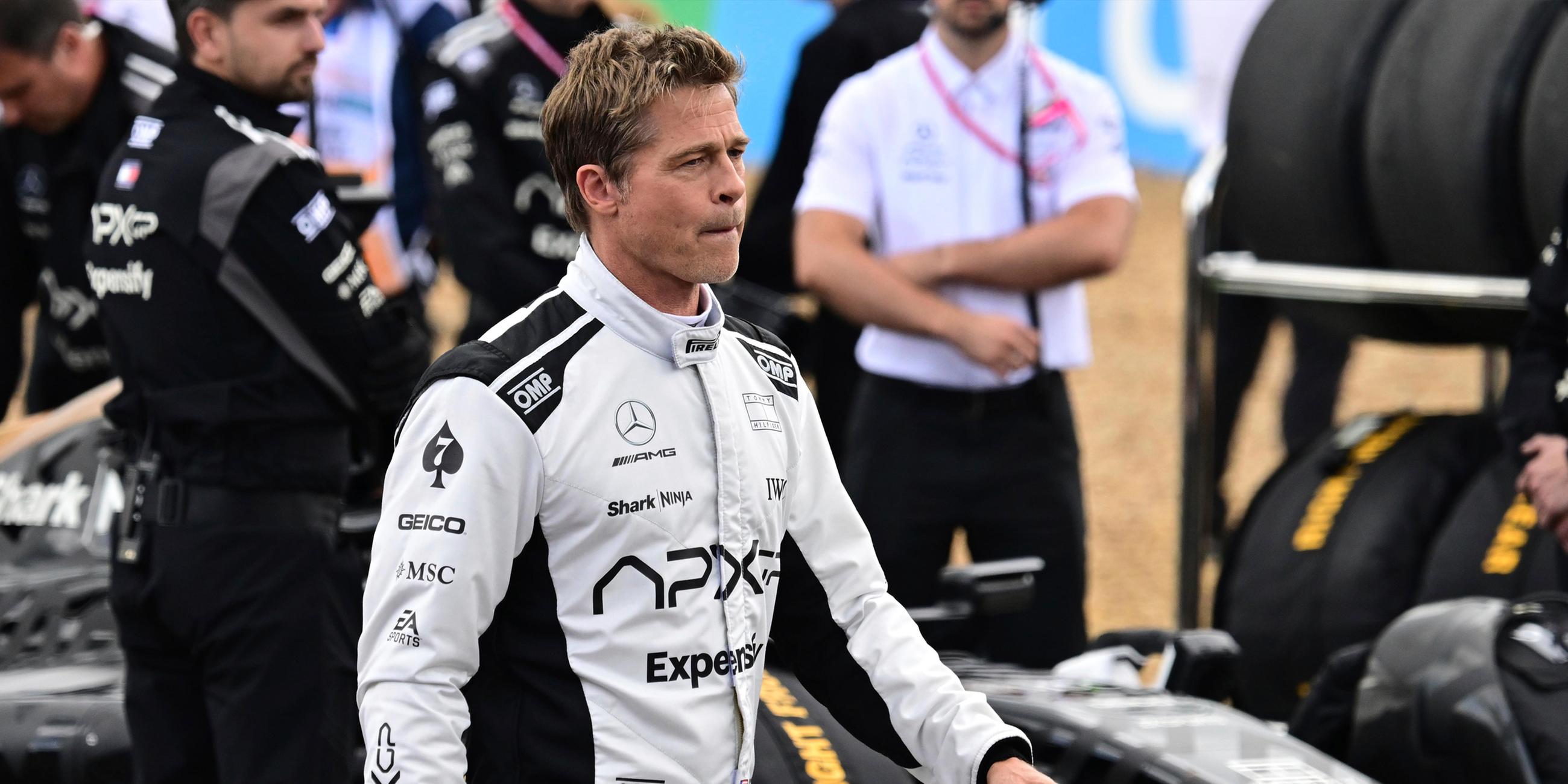 Brad Pitt vor den Britischen Formel 1 Gand Prix Rennen.