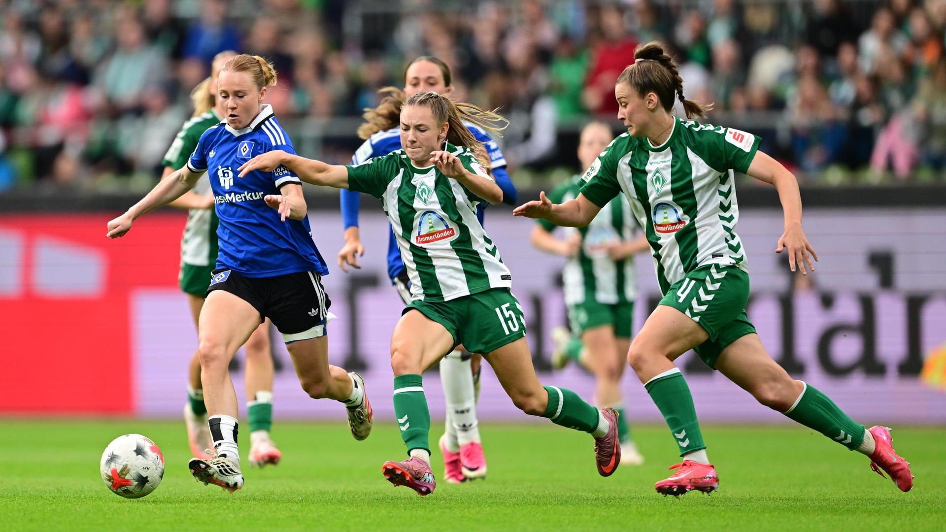 Werder Bremens Fußballerinnen gewinnen das Nordderby gegen den HSV