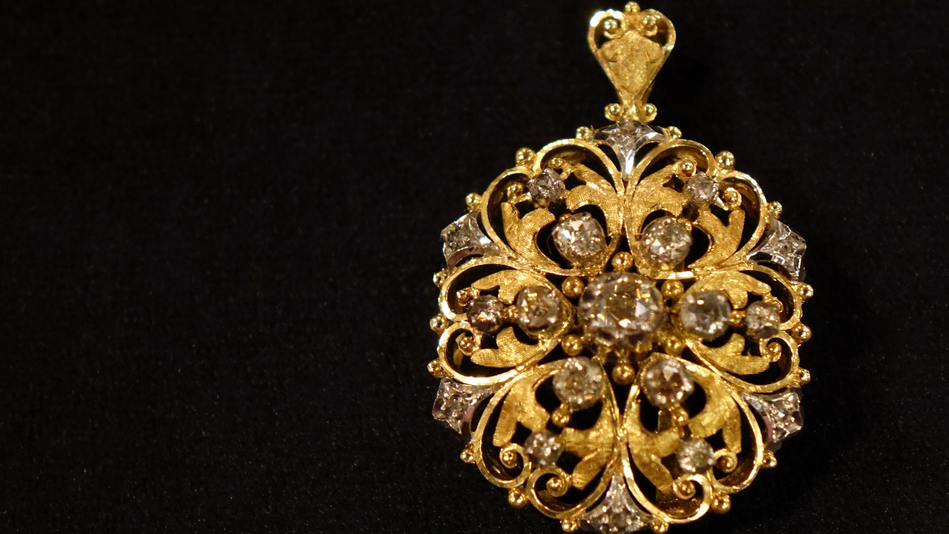 Brosche aus Gold und Diamanten