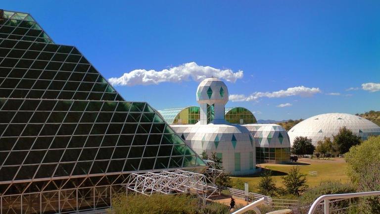 Das Giga-Lab "Biosphere 2" der "University of Arizona". F�r Klimaforschung und Experimente wurden die Anlagen technisch aufw�ndig aufger�stet.