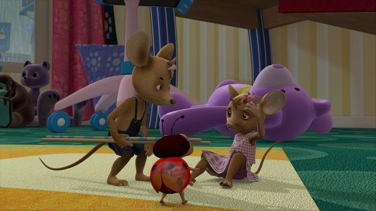 Autsch! Naya hat sich wehgetan. Doch irgendwie sieht diese dicke, rote Beule auch komisch aus, finden Jo und Ludwig.