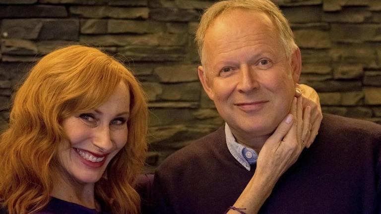 Gundula (Andrea Sawatzki) und ihr Mann Gerald (Axel Milberg) lieben sich. Doch am Weihnachtsfest mit der Familie schlittern sie in eine Ehekrise.