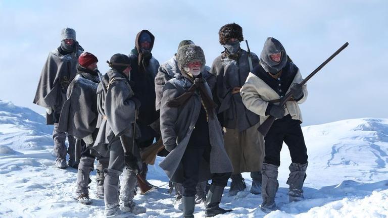 Spielszenen verdeutlichen, unter welchen katastrophalen Bedingungen die Mannschaft der Franklin-Expedition versucht hatte, sich nach S�den durchzuschlagen. Die fatale Entscheidung von Kapit�n Francis Crozier endete unter tragischen Umst�nden.