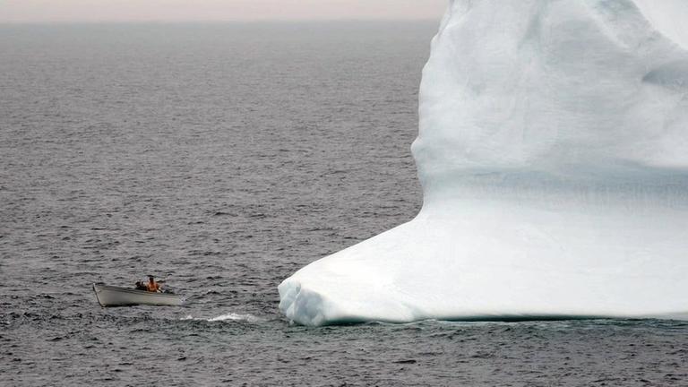 Eisberg vor Joe Batt�s Arm, Fogo Island, Neufundland.