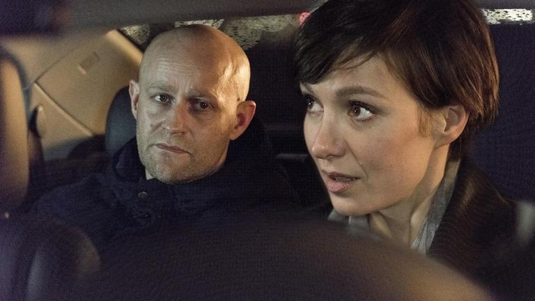 Kann Elena (Julia Koschitz) ihrem Ex Marc (J�rgen Vogel) im Kampf gegen die illegalen Machenschaften der Chefetage vertrauen?