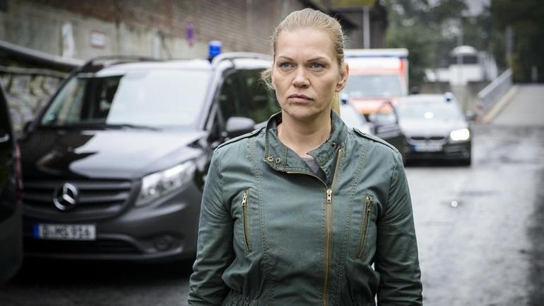 Helen Dorn (Anna Loos)