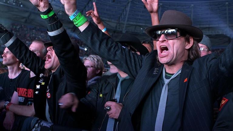 Lindenberg-Doubles beim Konzert des Panik-Rockers