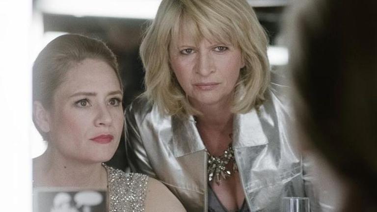 Still aus dem Spielfilm "24 Wochen"
Astrid (Julia Jentsch) und ihre Mutter Beate (Johanna Gastdorf)

Regie: Anne Zohra Berrached
Kamera: Friede Clausz
Produktion: zero one film
in Koproduktion mit:  ZDF / Das kleine Fernsehspiel und
Filmakademie Baden-Wuerttemberg

Weltvertrieb: Beta Cinema