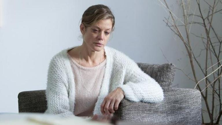 Im Arztzimmer erz�hlt Toni (Marie B�umer) von Peter und ihrem Onkel.
in Verbindung mit der Sendung bei Nennung ZDF/Conny Klein