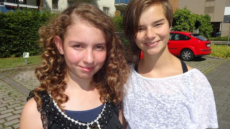 Hisjona und Rosa sind Freundinnen geworden. Kennengelernt haben sie sich im Fl�chtlingsheim in dem Hisjona lebt.