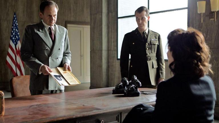 Bernstein (Samuel Finzi), Fabian Flynn (Jeff Burrell), Gräfin Belavar (Iris Berben)