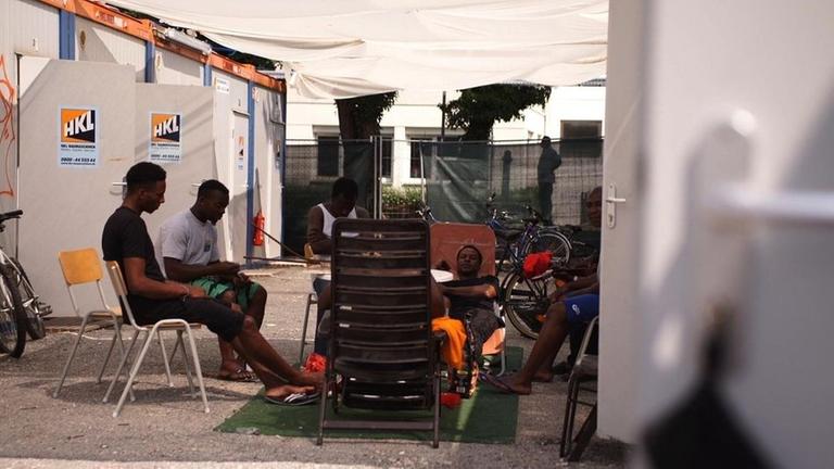 Container-Unterkunft in Kirchheim unter Teck: Lange Wartezeiten f�r Deutsch- und Integrationskurse.