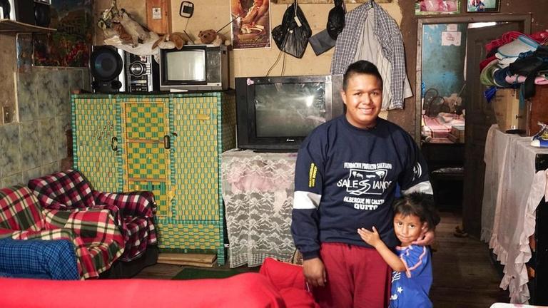 Gustavo (16) hat die letzten Jahre als Stra�enverk�ufer gearbeitet.