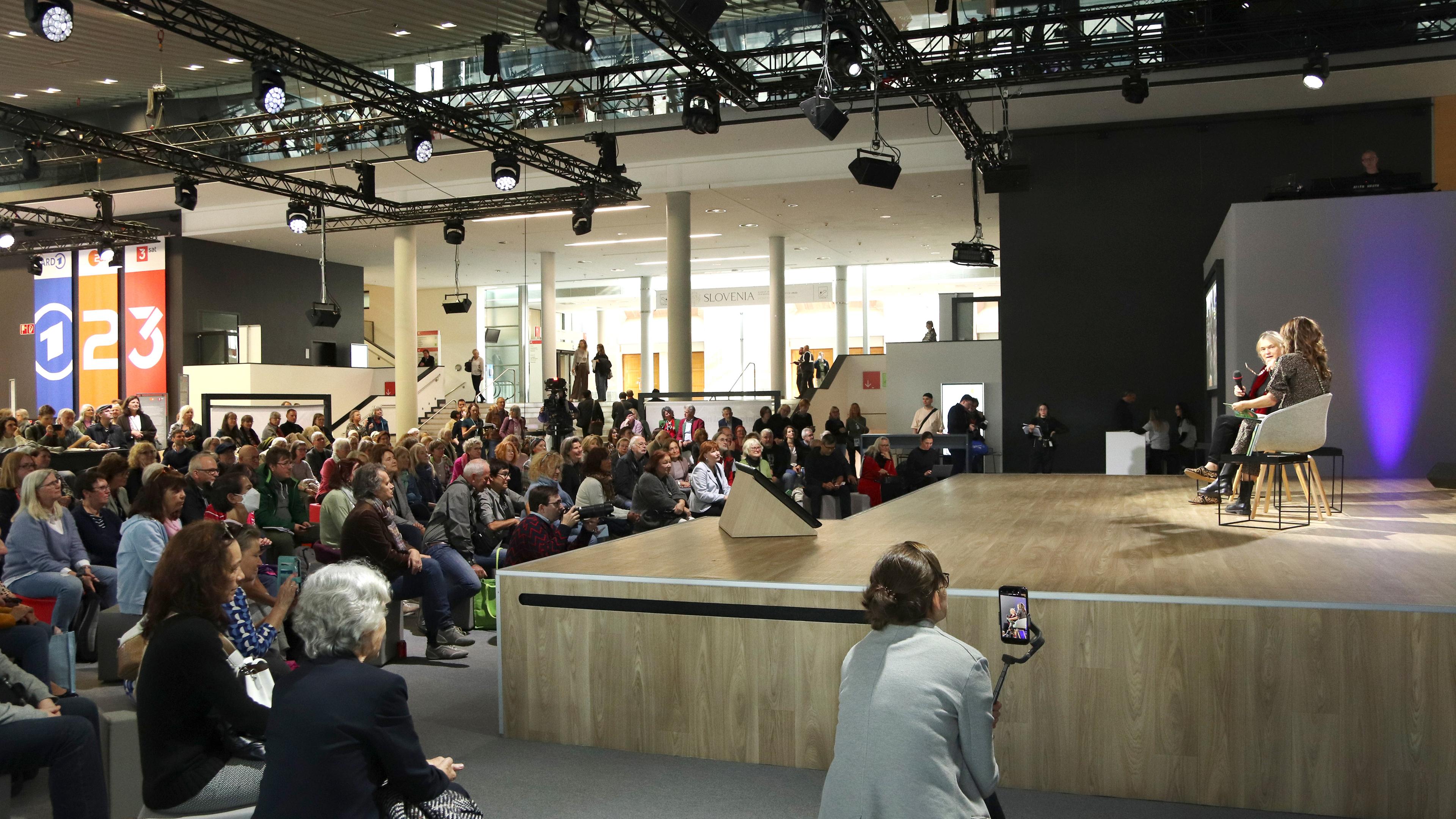 Lesebühne mit Publikum auf der Frankfurter Buchmesse