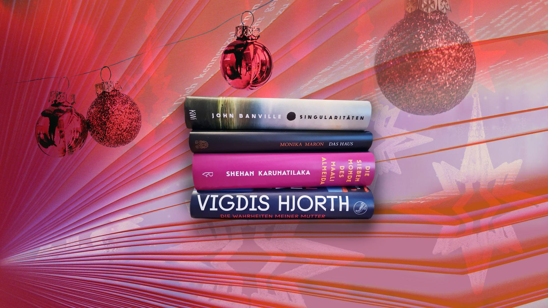 vier Bücher auf einem adventlichen Hintergrund