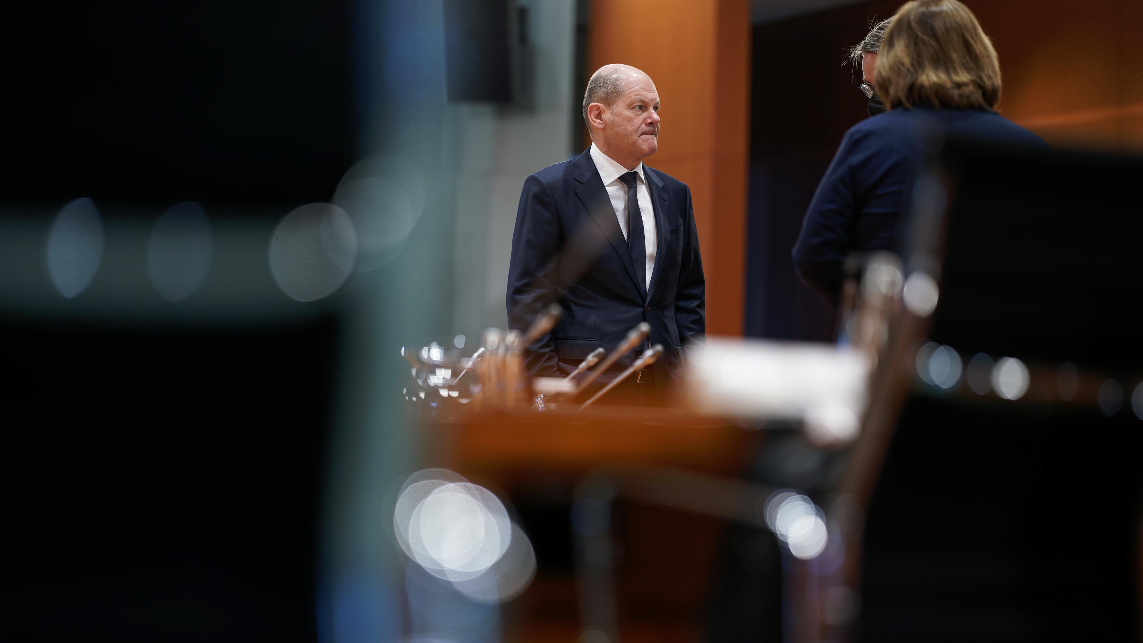 Bundeskanzler Olaf Scholz vor der Kabinettssitzung im Kanzleramt am 13.04.2022