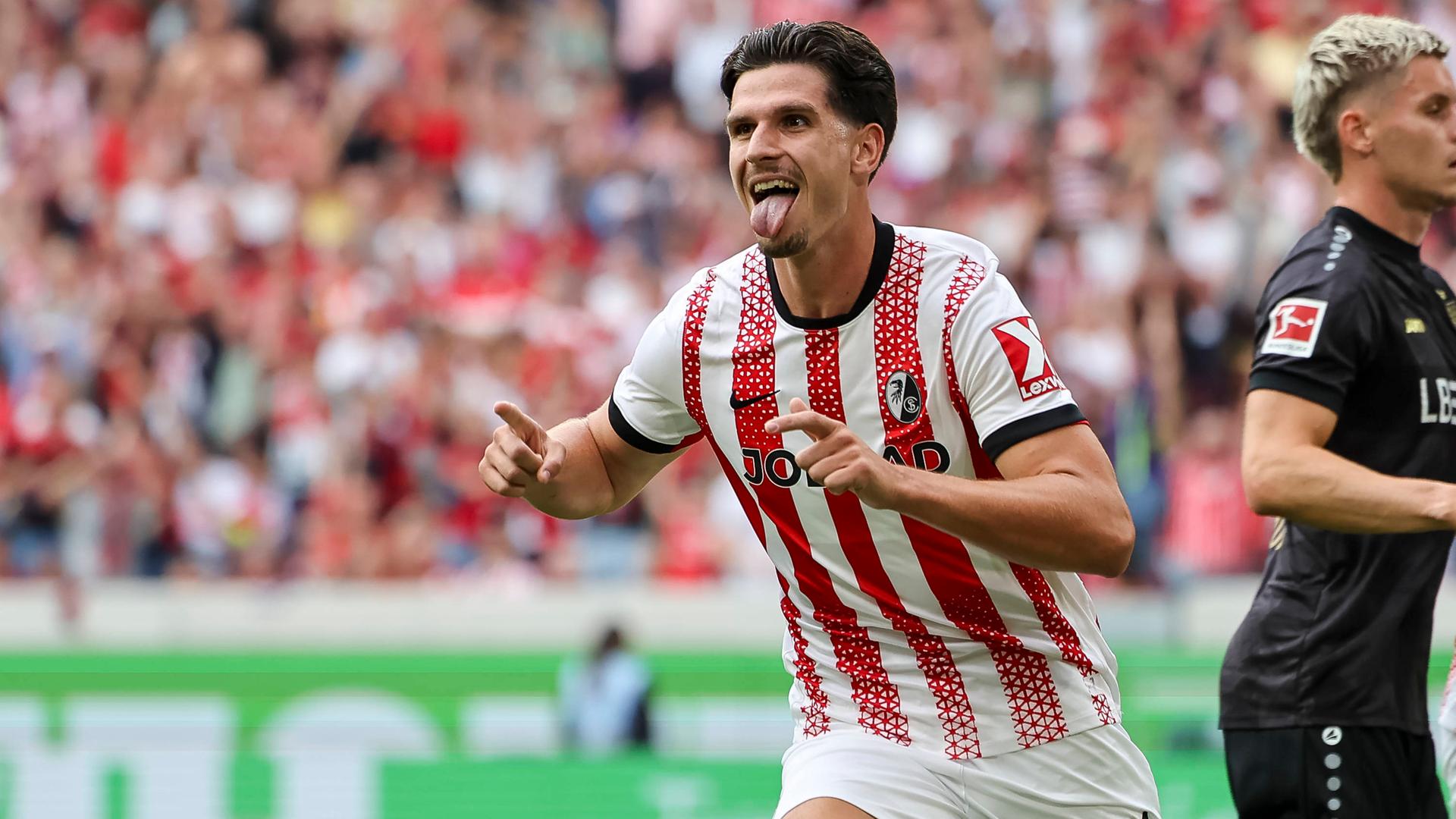 Freiburgs Igor Matanovic jubelt nach seinem Tor gegen den VfB Stuttgart.