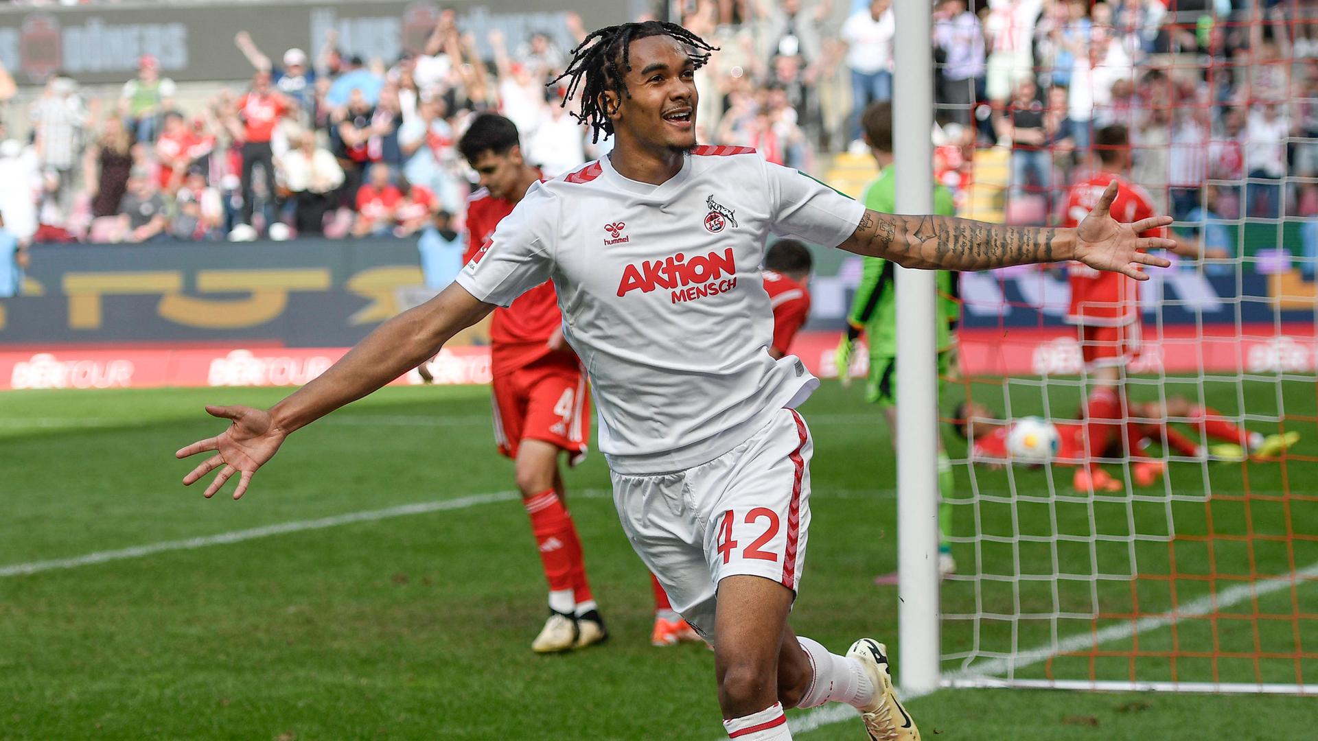 Damion Downs jubelt nach seinem Treffer zum 3:2 für den 1. FC Köln